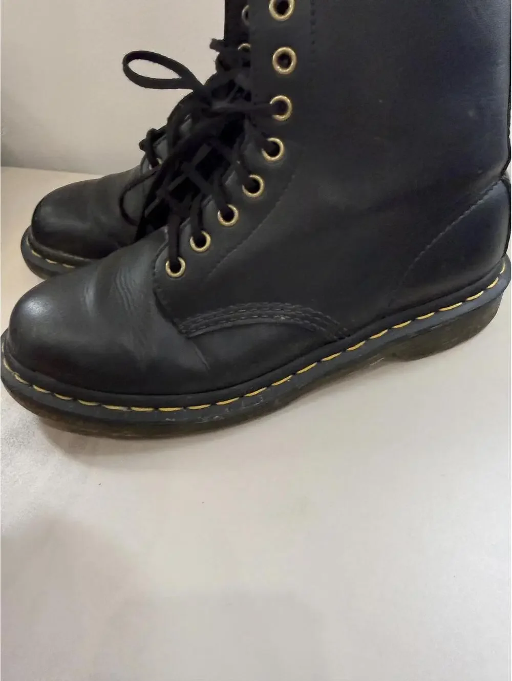 Dr. Martens Black Leather Lace-Up Boots Men's 8 Women's 9